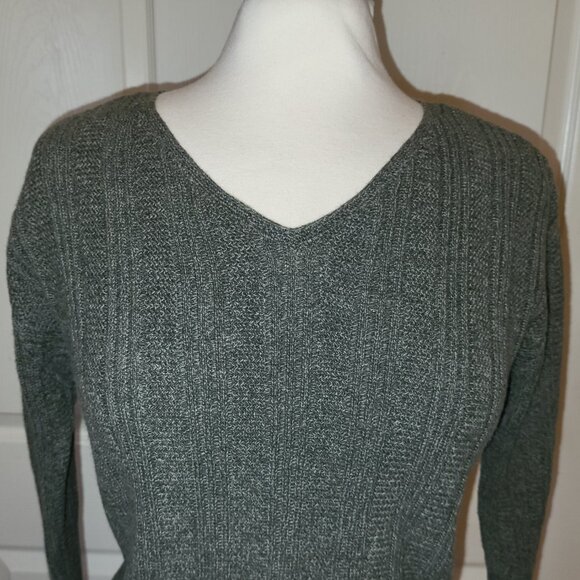Women's Geoffrey Beene Olive / Army Green Knit Long Sleeve V-Neck Sweater - M - Picture 5 of 8